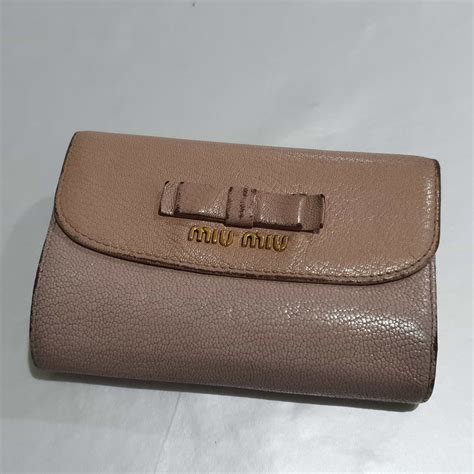 กระเป๋าสตางค์ miu miu